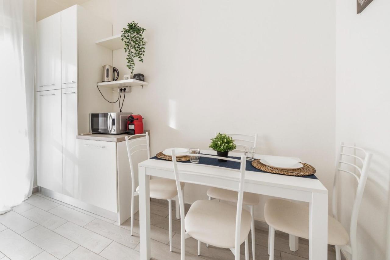 Piazza Tripoli Bright Apartment Milan Exterior photo