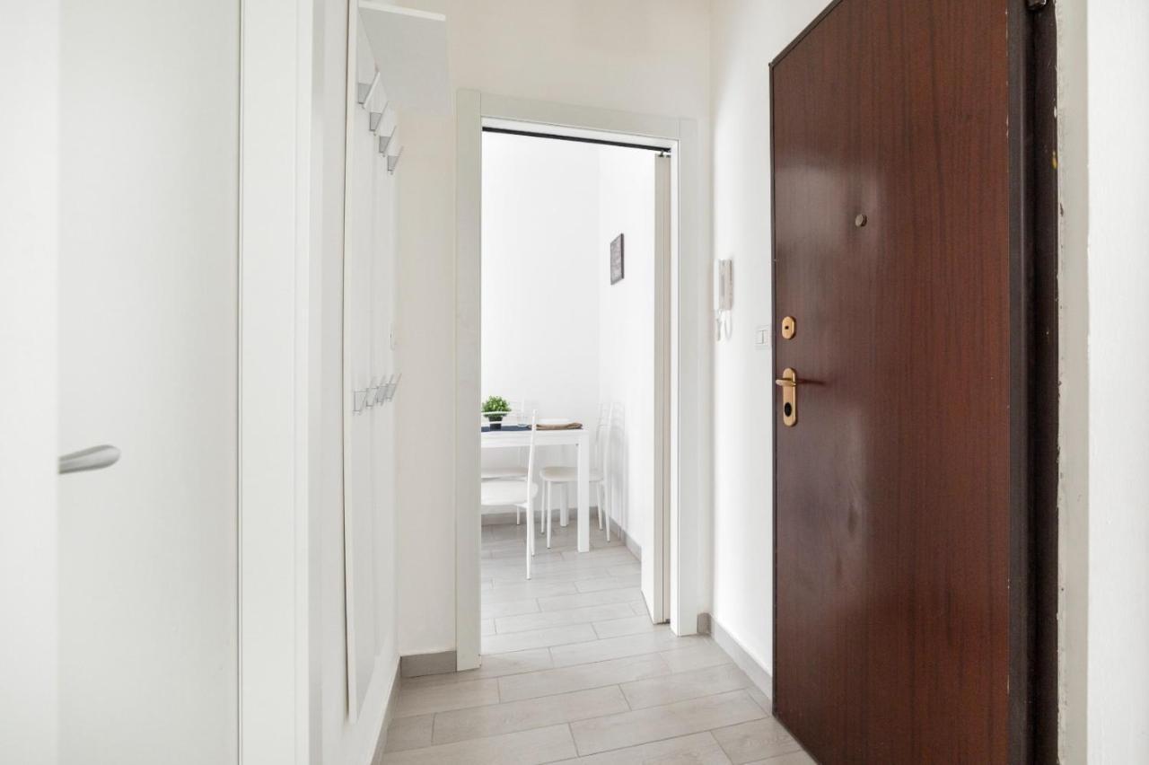 Piazza Tripoli Bright Apartment Milan Exterior photo